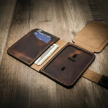 Load image into Gallery viewer, Badge Vertical Wallet - Walnut
