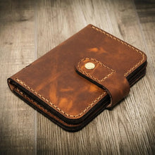 Load image into Gallery viewer, Badge Vertical Wallet - Chestnut
