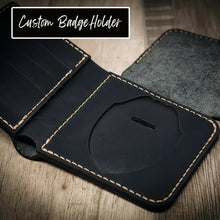 Load image into Gallery viewer, Badge Vertical Wallet - Chestnut
